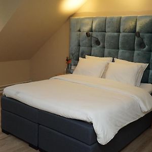 Deluxe Zimmer mit Kingsize-Bett